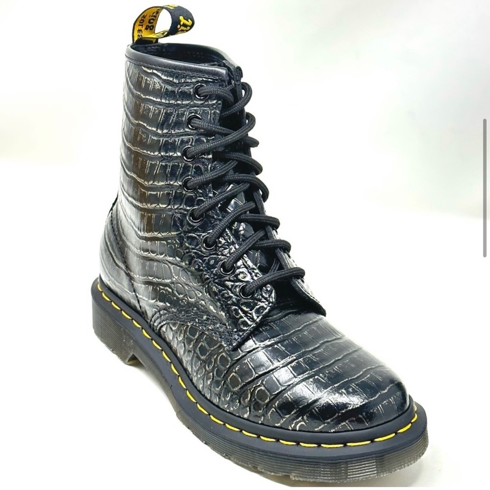 Dr. Martens 1460 Gunmetal Wild Croc Emboss Women’s Ankle Boots. Size: 7